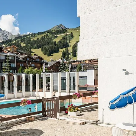 Lägenhetshotell Pierre & Les Ecrins 3*